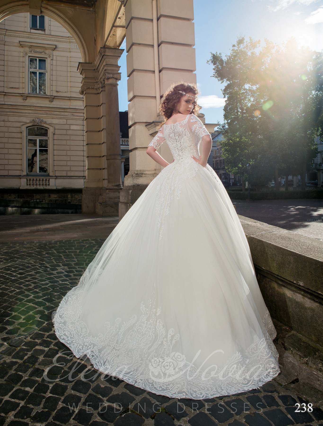 Свадебное платье с открытым корсетом модель 238